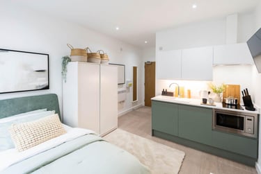 1 bed studio, Boothen Road, Penkhull, Stoke, ST44AH - Image 1